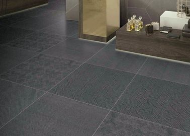 Thảm chống vết bẩn phổ biến Ngói gốm 600x600 MM Chống sương giá Màu siêu đen Kích thước 24x24 '